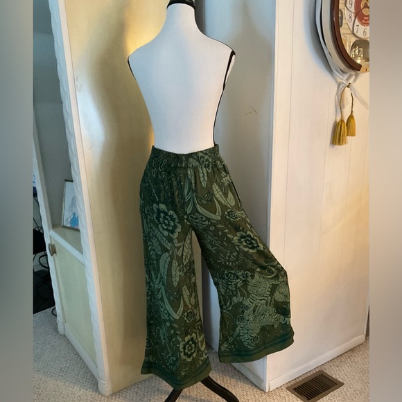 Farm Rio x Anthropologie Black and Green Print Wide-Leg Cut Pants Size Small - Picture 8 of 16